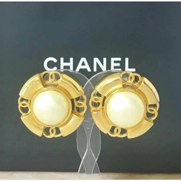 Authentic CHANEL Coco Mark 4-strand Gold Earrings Pearl Accents bsj342-121225 - Picture 1 of 4